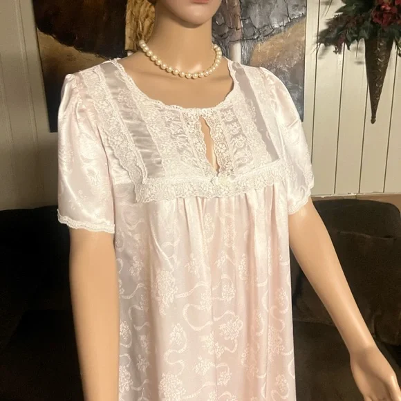 Vintage~ Christian Dior Size Medium Pink Elegant Nightgown